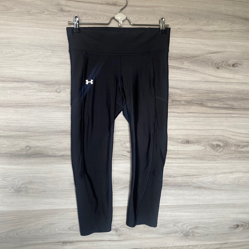 EUC- Women’s Under Armour Athletic Leggings Capris, S - Picture 1 of 5